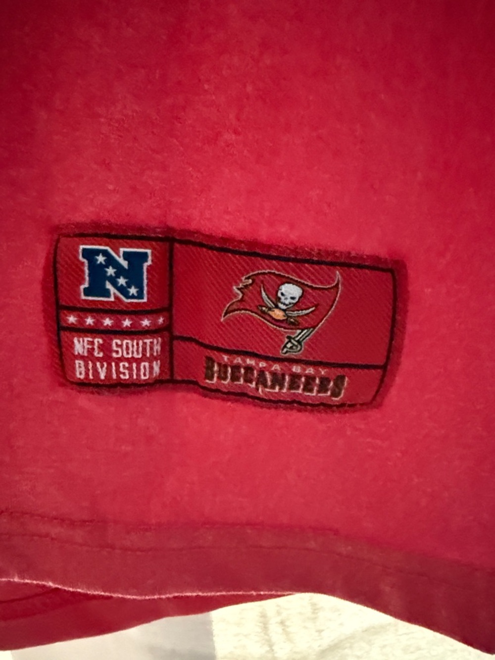Tampa Bay Buccaneers NFL Red Graphic T-Shirt – Men’s Large - Picture 3 of 4